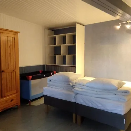 بيت للعطل Maison Familiale 10 Pers Avec Jardin Et Parking A Saint-georges D'oleron - Fr-1-778-31 *